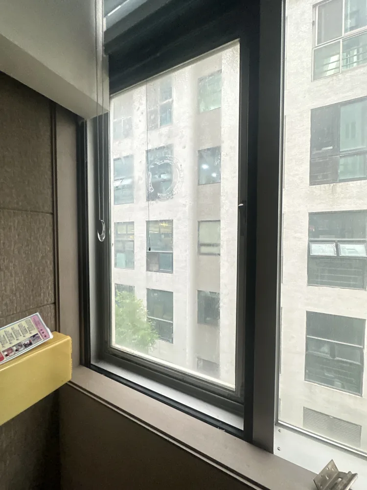 재시공 후 깔끔하게 마감된 테두리